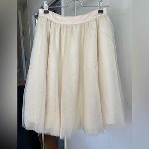 Comme Toi ivory tulle skirt. Size S. Very good condition.